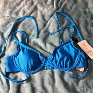 Body Glove Smoothies Solo DF Cup Underwire Bikini Top in Bright Blue.